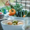 Die Teilnehmer des Sommercamps haben sich gesund ernährt: Bild zeigt orangene Paprika, Gurken und frische Kräuter. Die Teilnehmer des Sommercamps haben sich gesund ernährt: Bild zeigt orangene Paprika, Gurken und frische Kräuter.