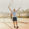 Tobias spielt Tennis mit Hämophilie Tobias spielt Tennis mit Hämophilie